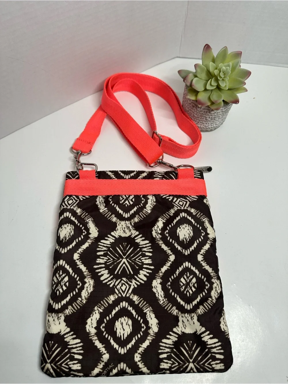 Lesportsac slim crossbody